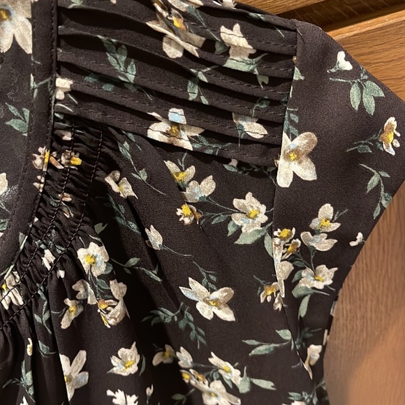 Daniel Rainn top - Picture 4 of 7